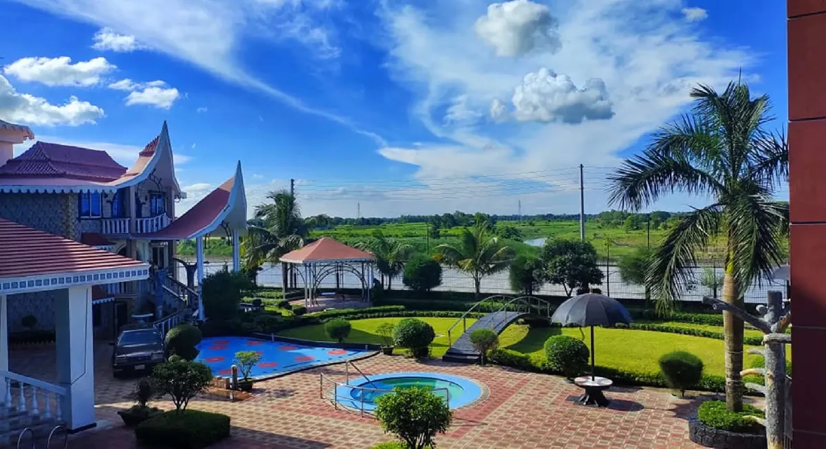 সিলভার ক্যাসেল রিসোর্ট